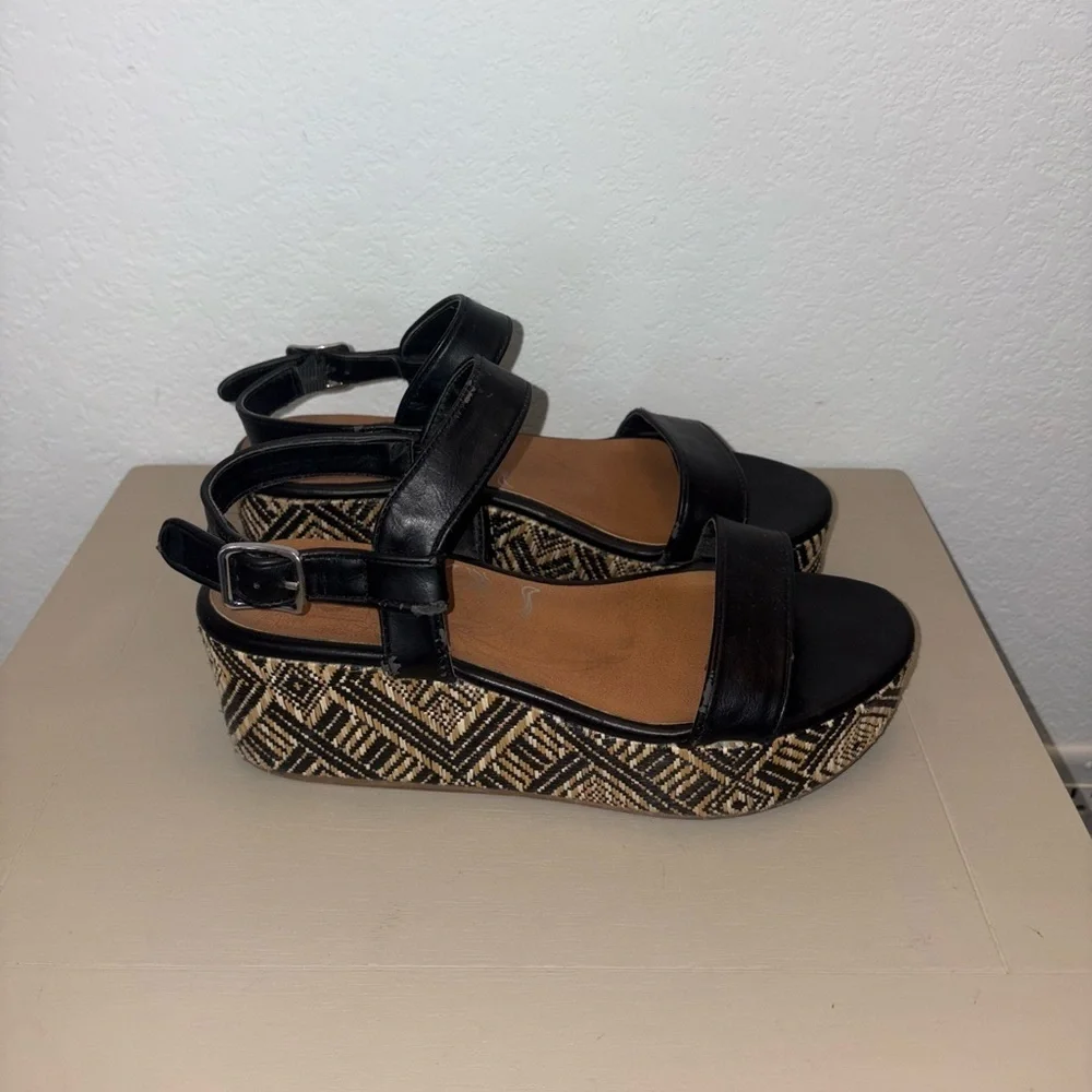 DV Dolce Vita Woven Tribal Raffia Black Platform Wedge Sandal